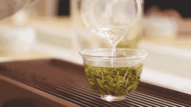杯盏里的春天：和绿茶的那些事儿