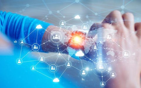 腕间的星河：可穿戴设备里的人间烟火