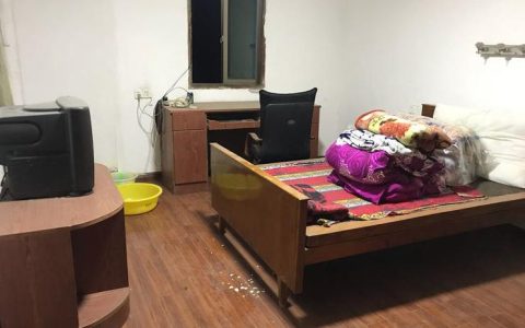 阁楼里的时光碎片