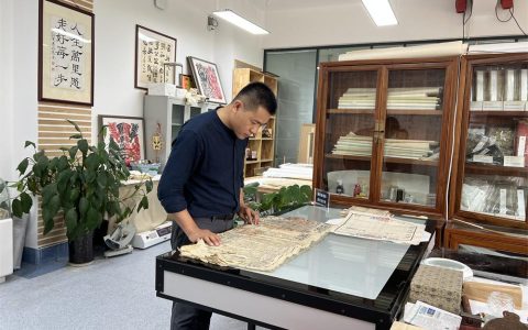 纸间岁月：古籍修复的坚守与突围