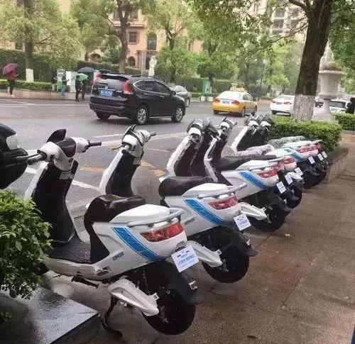 骑上小电驴逛遍城！共享出行那些事儿也太有意思了吧