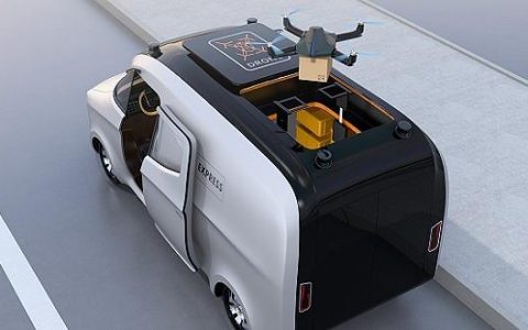 无人配送车：小区里的 “社恐快递员” 竟成了新团宠