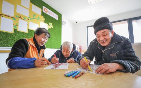 暖阳下的重生：探秘养老康复里的生命温度