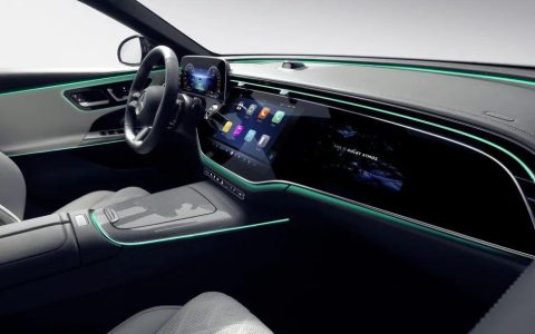 座舱里的温柔宇宙：当科技读懂每一份出行心情