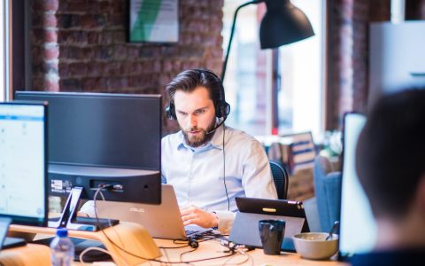 职场：在专业与坚守中探寻成长之路