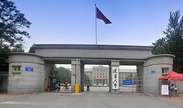 三代人的商业地产情缘：从百货大楼到智慧商圈的时光叙事