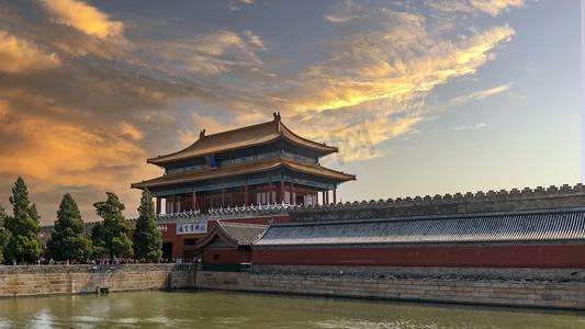 建筑：凝固的艺术，流动的生活诗